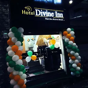 Hotel Divine, Varanasi